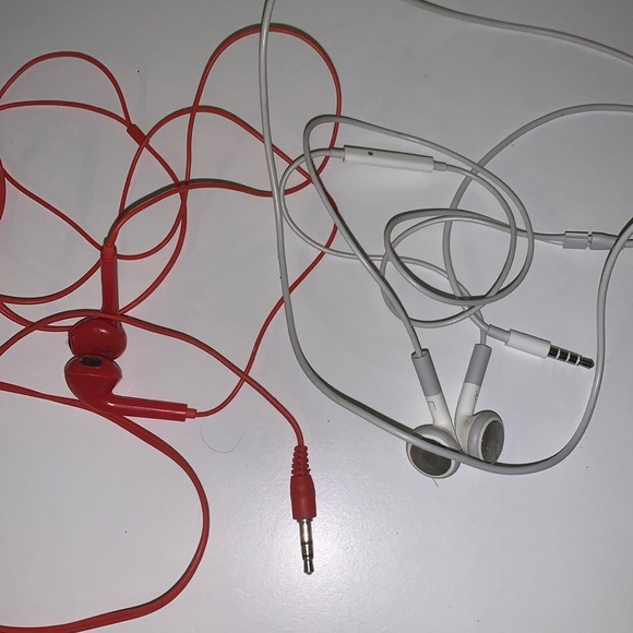 ear buds like new - Picture 1 of 4